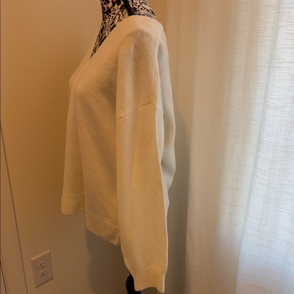 Vince Camuto Cream V-Neck Sweater - Picture 3 of 10